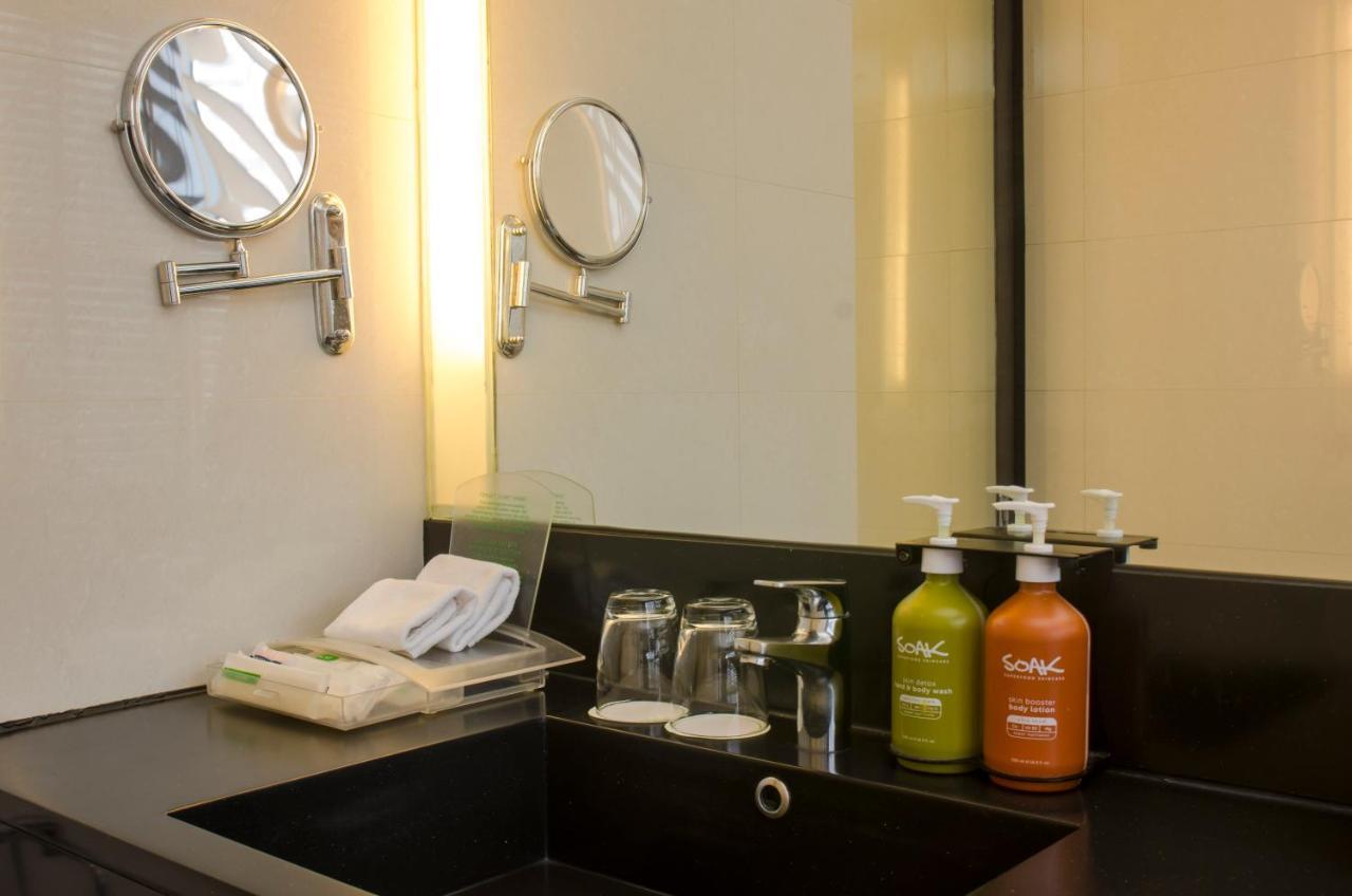 Holiday Inn Bangkok Sukhumvit By Ihg Exterior foto