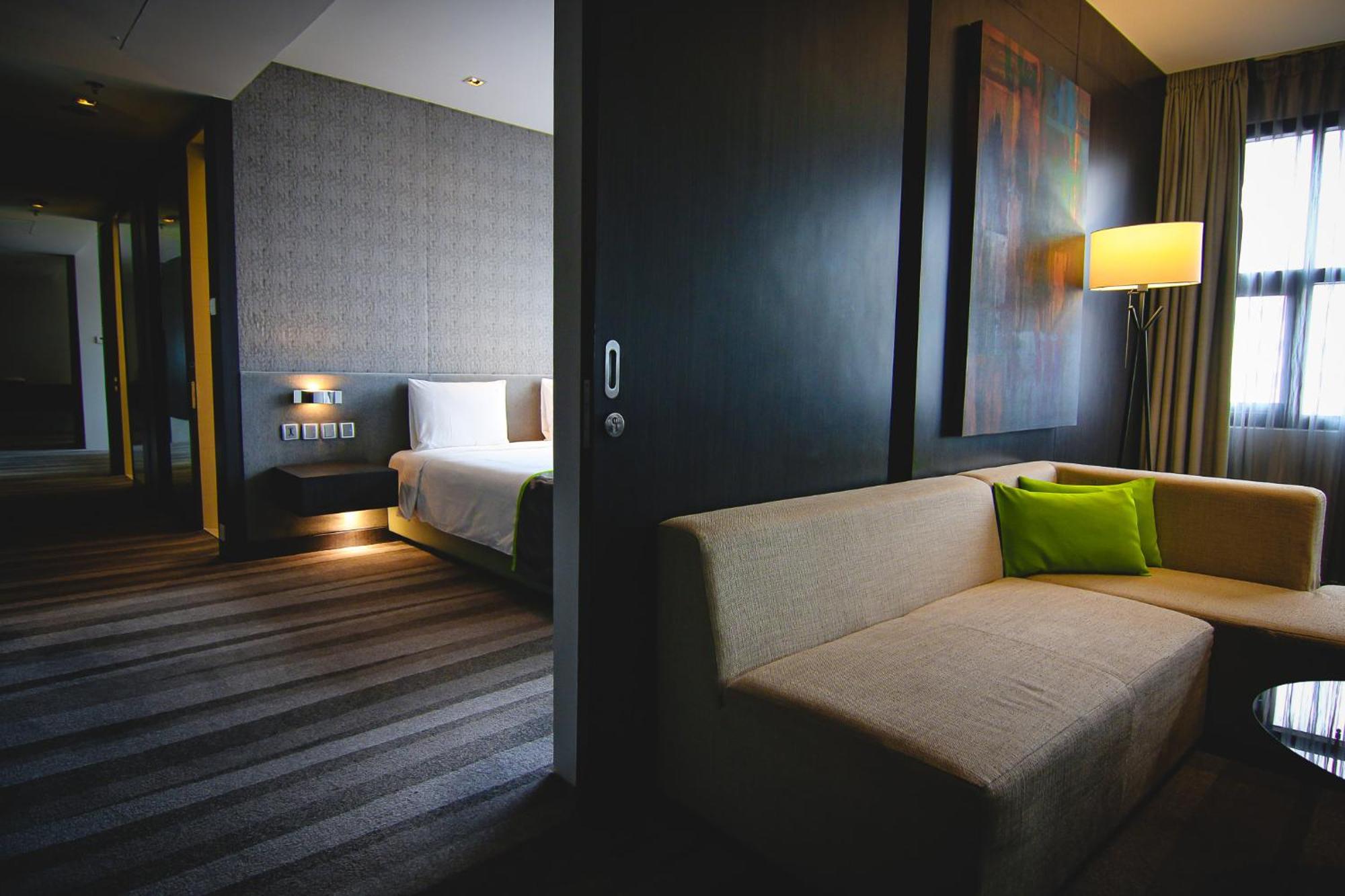 Holiday Inn Bangkok Sukhumvit By Ihg Exterior foto